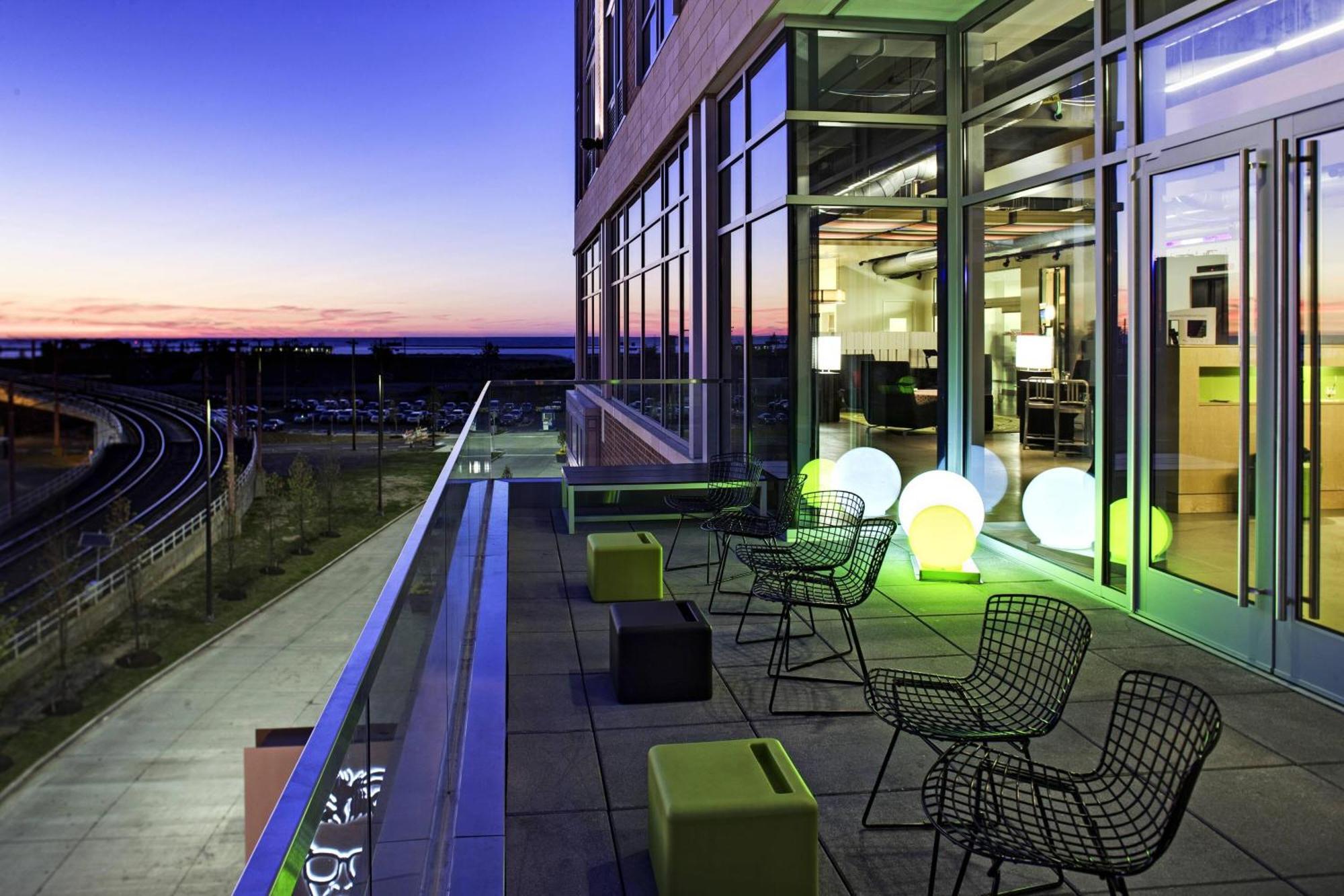 Aloft Cleveland Downtown Hotel Exterior photo